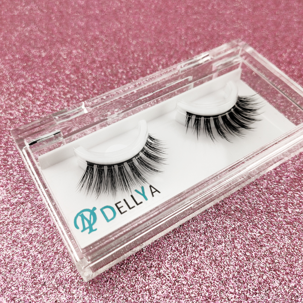 Self-adhesive strip eyelashes